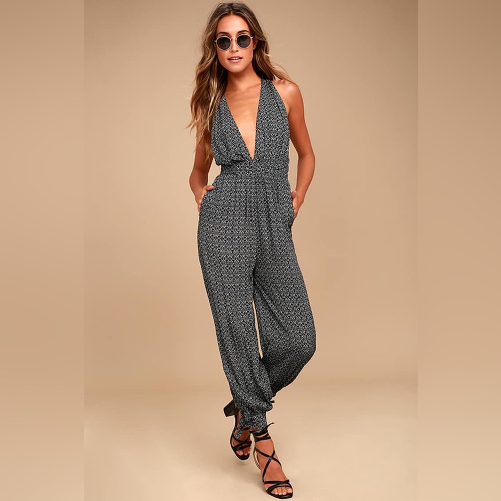 NWOT‎ Lulus Take a Trip Black Print Halter Jumpsuit